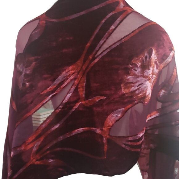 CT1770 Red & Burgundy Wrap Fringed with Pom Poms - Picture 5 of 7